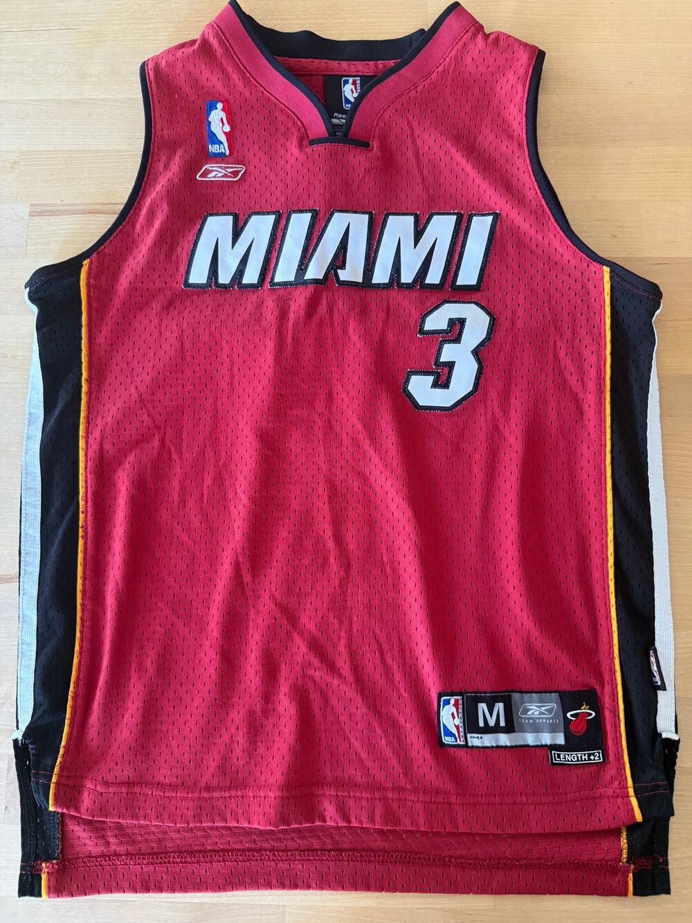 Reebok Dwyane Wade #3 Miami Heat Jersey Youth Size Medium 10-12 Length +2